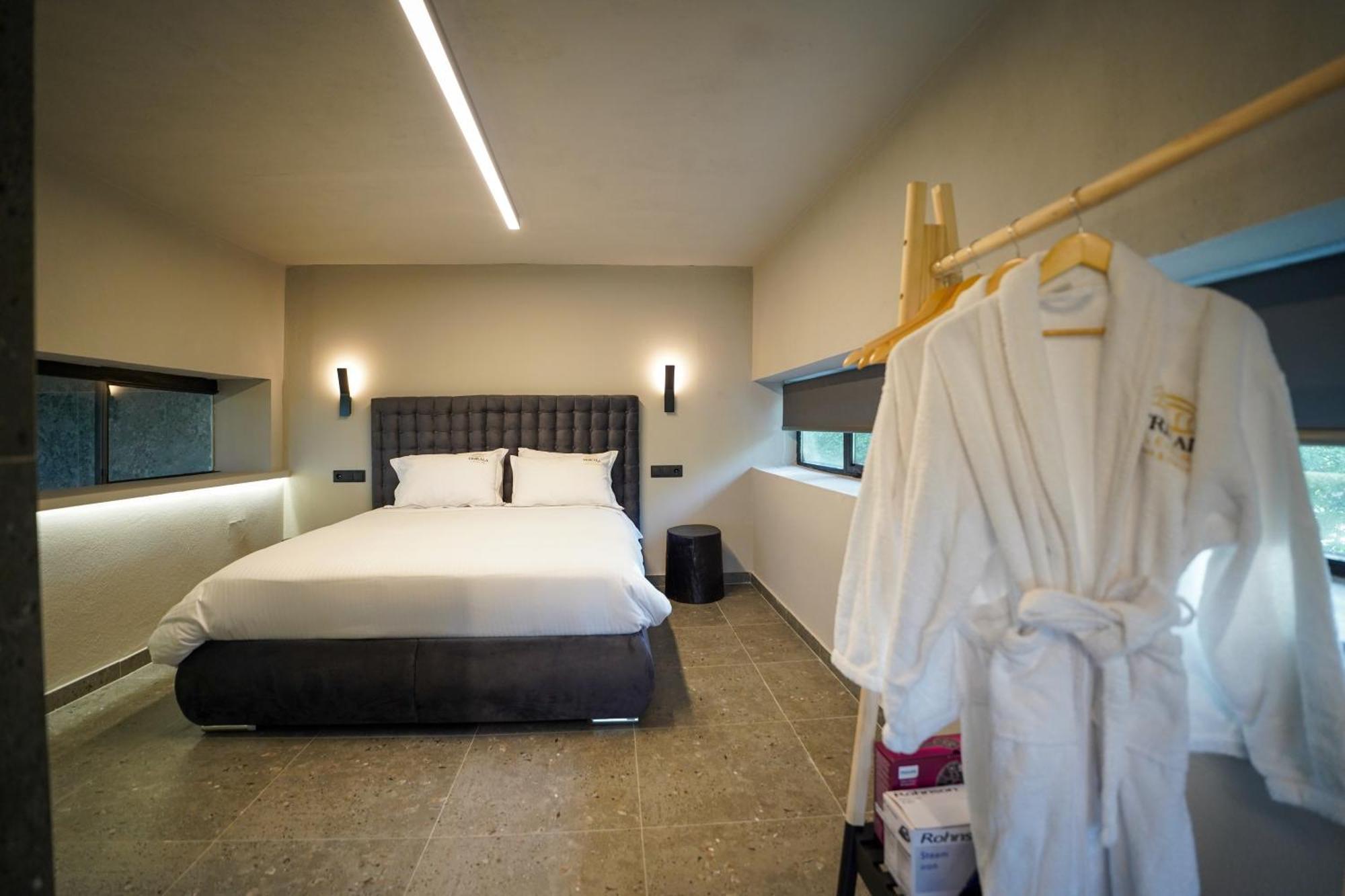 Industrial Loft Apartment ตริกาลา ภายนอก รูปภาพ
