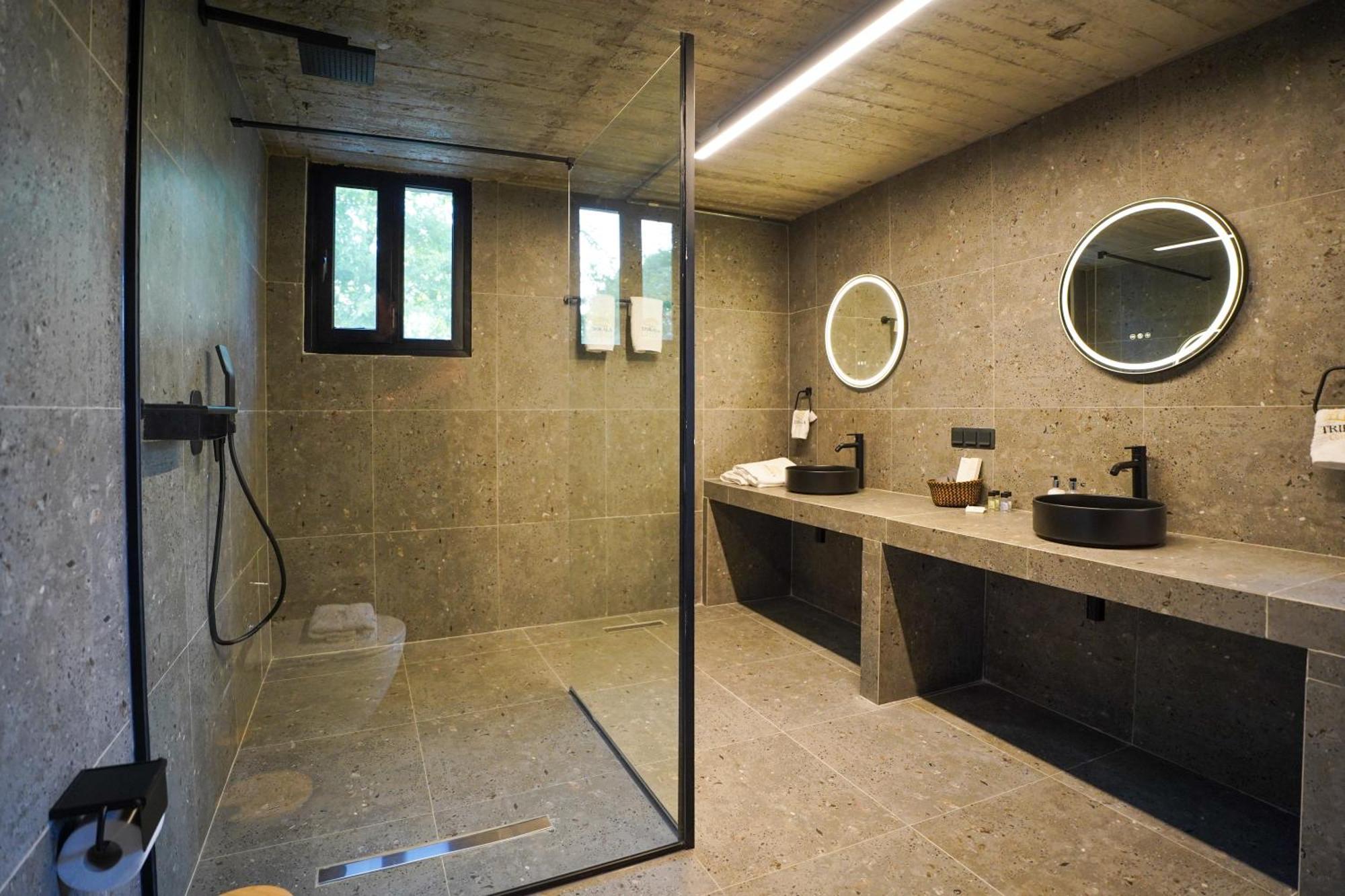 Industrial Loft Apartment ตริกาลา ภายนอก รูปภาพ